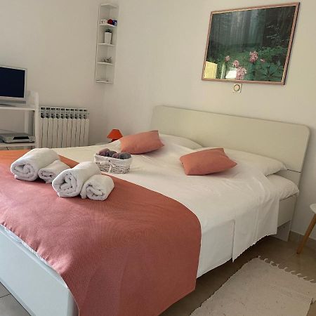 Apartments Bor Медулин Екстериор снимка