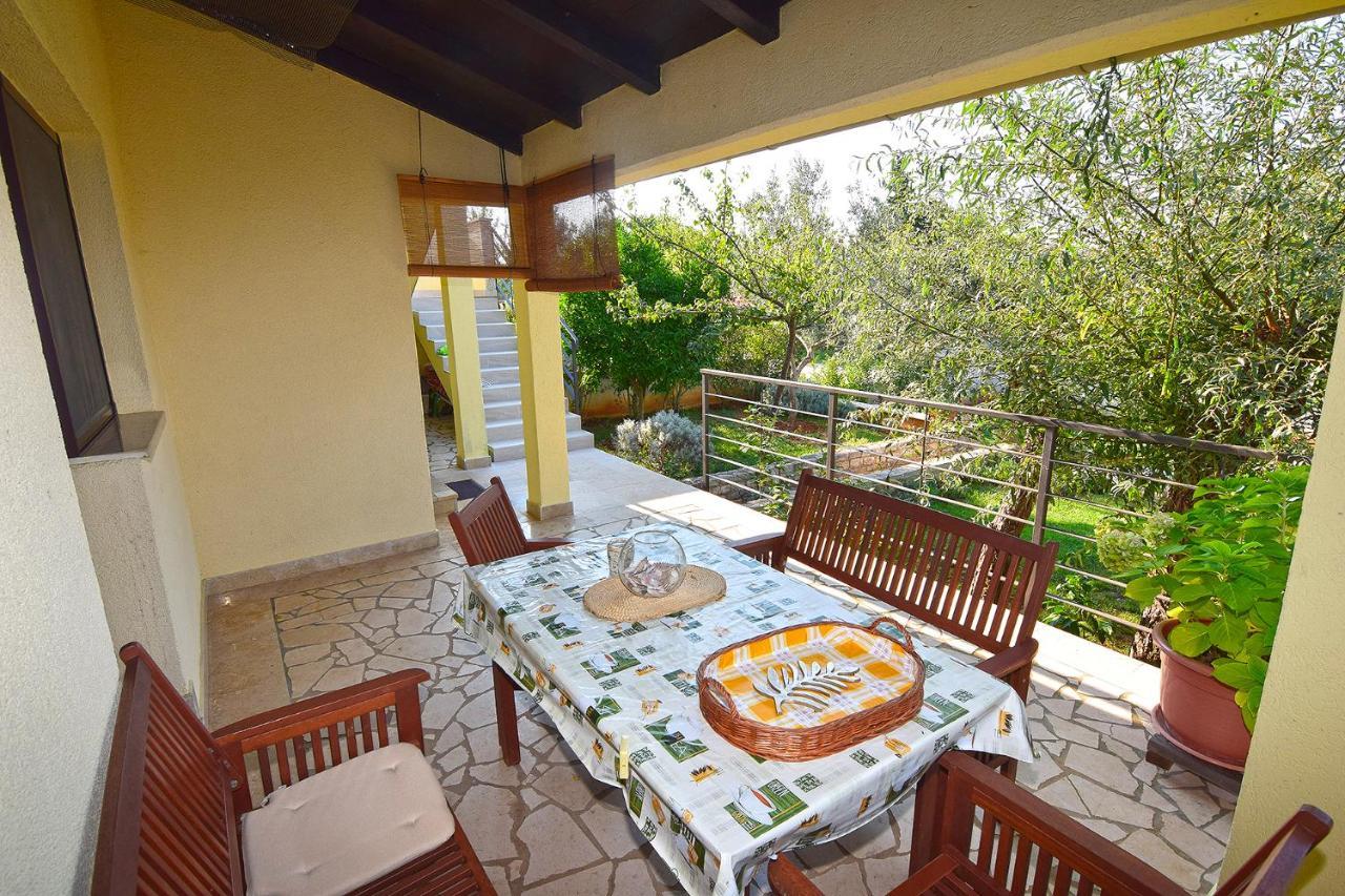 Apartments Bor Медулин Екстериор снимка