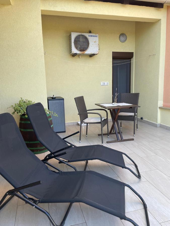 Apartments Bor Медулин Екстериор снимка