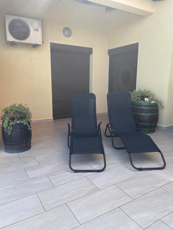 Apartments Bor Медулин Екстериор снимка
